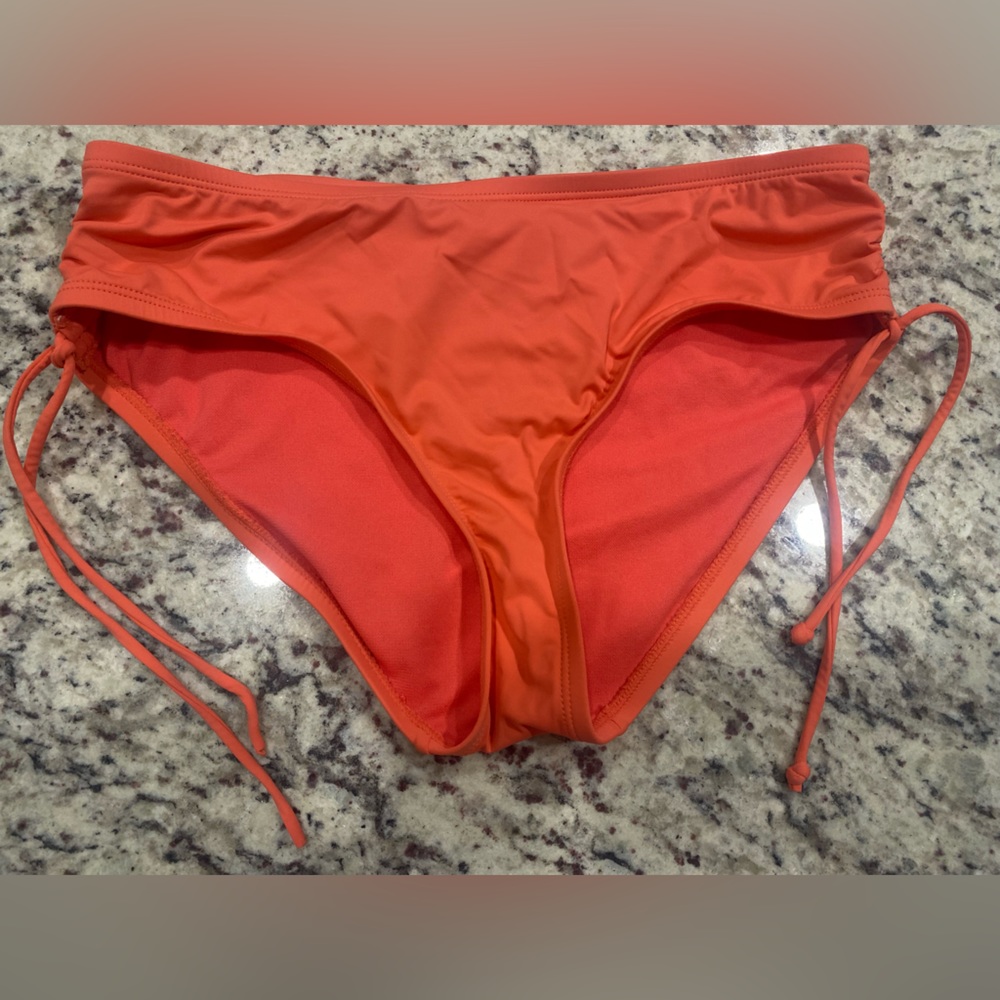 NWOT swimsuit bottoms